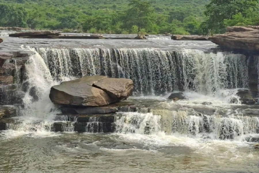 मंझार कुंड जलप्रपात सासाराम (Majhar Kund Waterfall Sasaram)